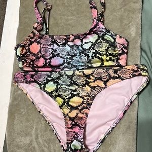 Leonor’s swimsuit (bikini)